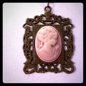 New! Handcrafted 18” Lady Rose Beige Cameo Necklace